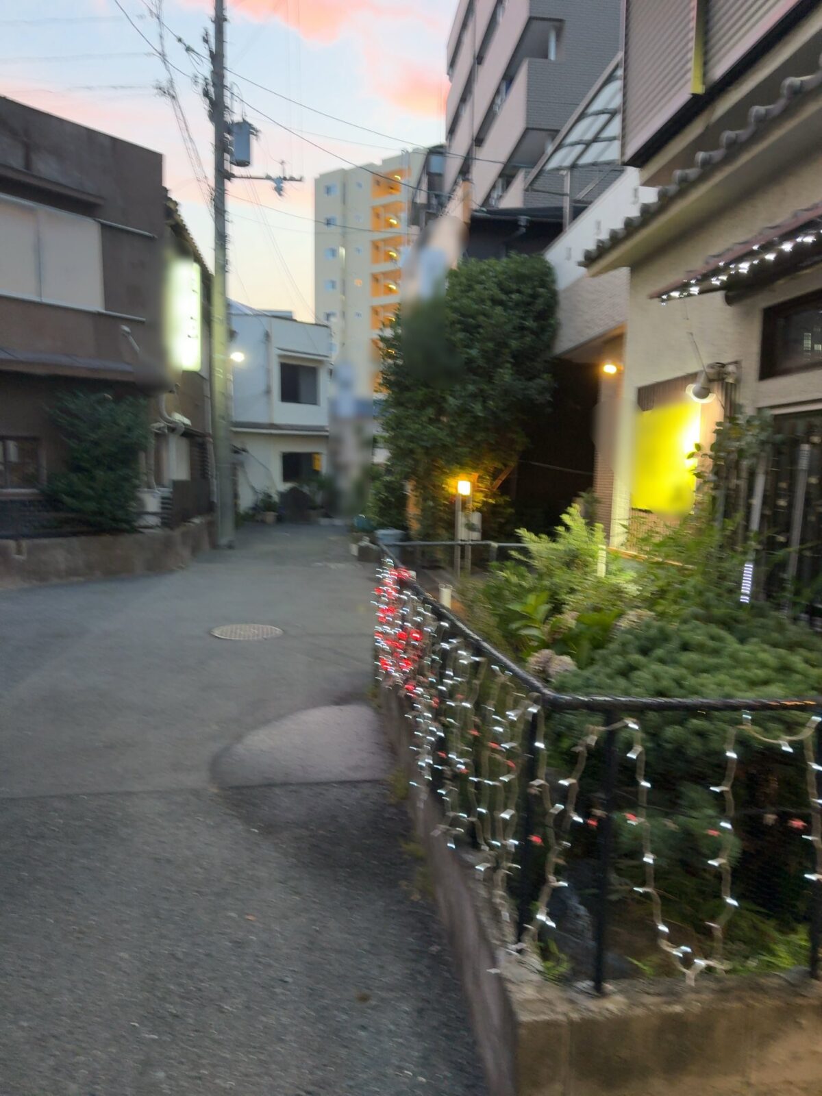 2025年6月30日月曜日19時頃、滝井新地で見る夕暮れの風景