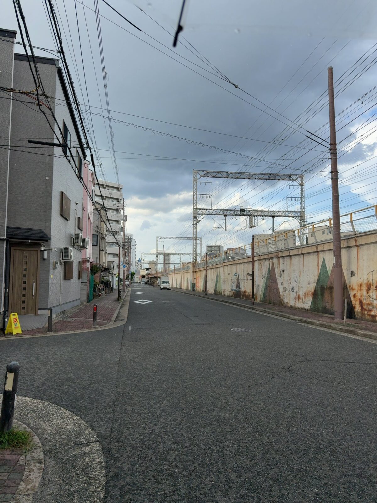 2025年7月11日金曜日、雨が降り出した滝井新地