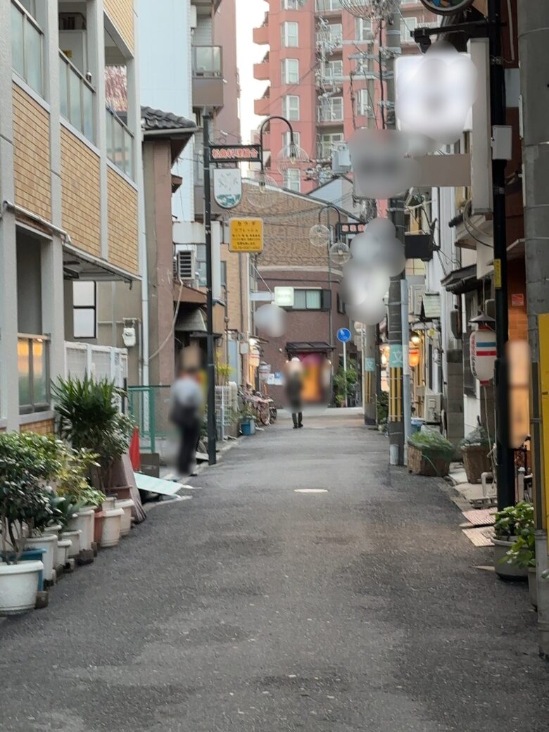 松島新地の九条駅近くにある通りの風景