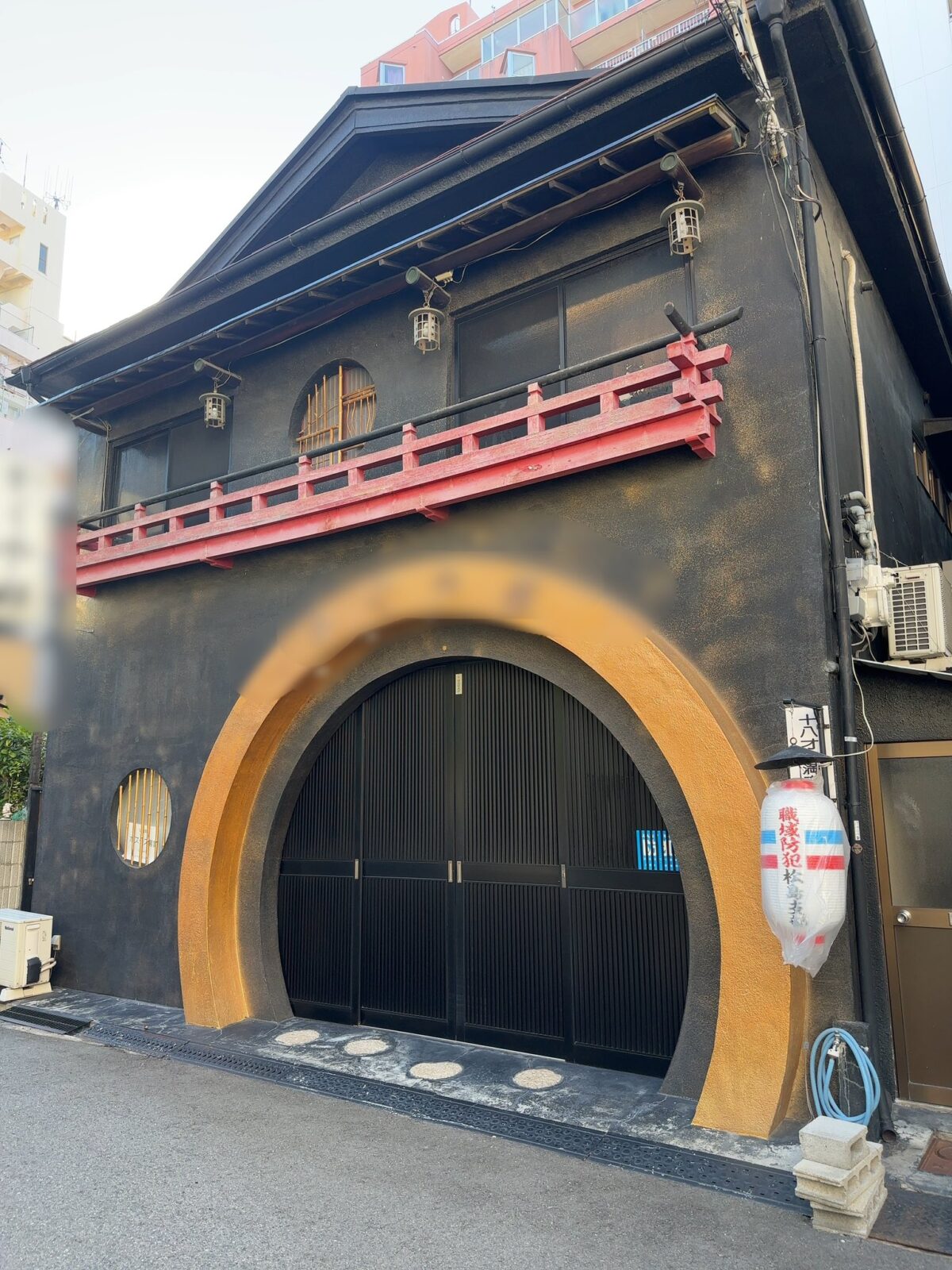松島新地にある珍しい外観の料亭