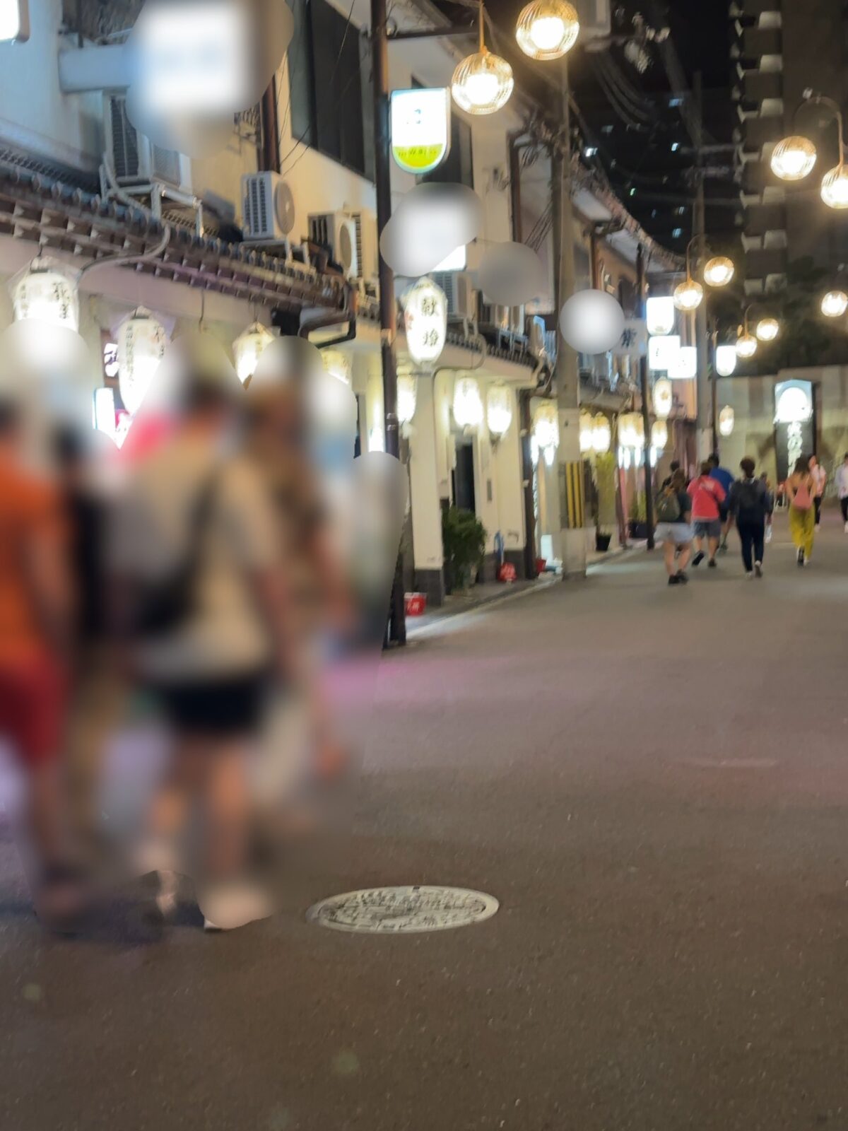 2023年8月31日木曜日21時頃の飛田新地メイン通りの風景