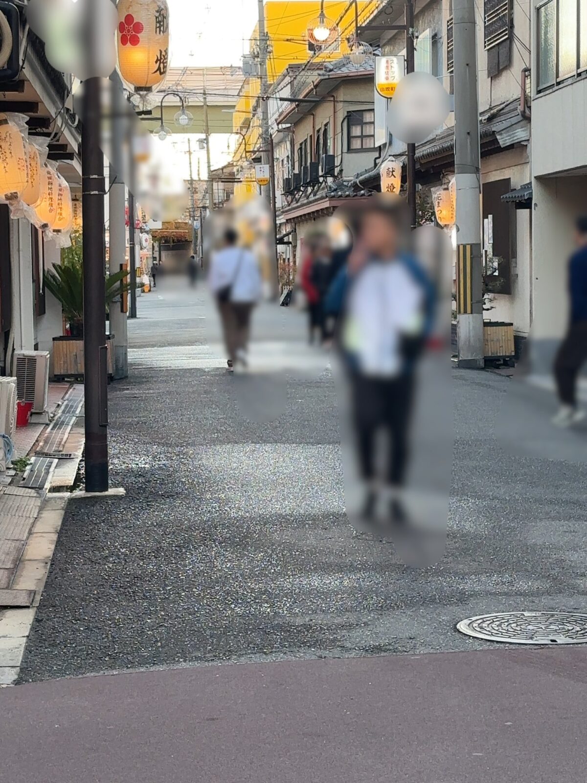 2023年11月14日 火曜日16時頃の飛田新地メイン通りの風景