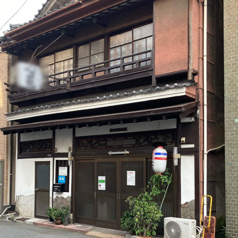 昼から開いているお店は比較的少ないのでライバルが少なくびっくりするくらい稼げることも