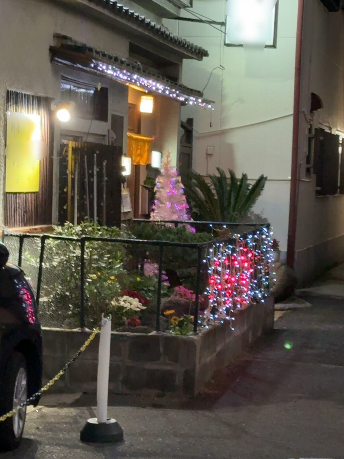 2024年12月 クリスマスムード満開の滝井新地の風景